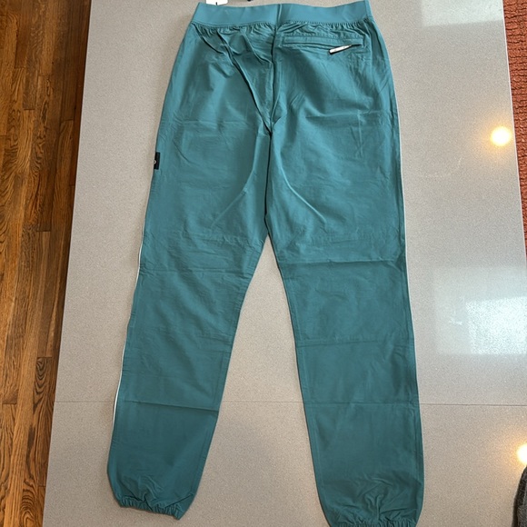 alo torrent track pants size L - Picture 3 of 3